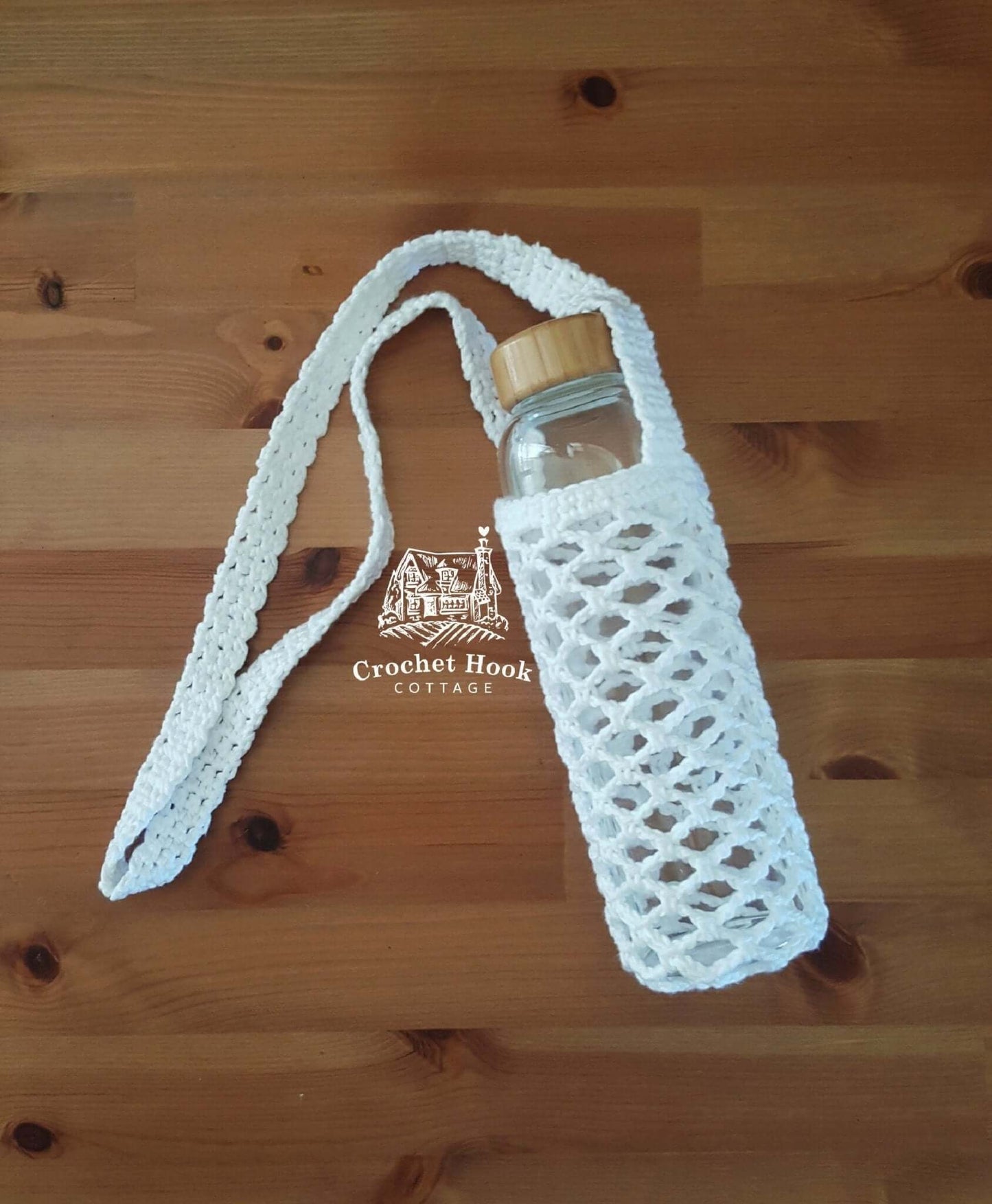 White Bottle Holder, hands free drink bottle bag with shoulder strap, crocheted in 100% cotton yarn, mesh net design with shoulder strap