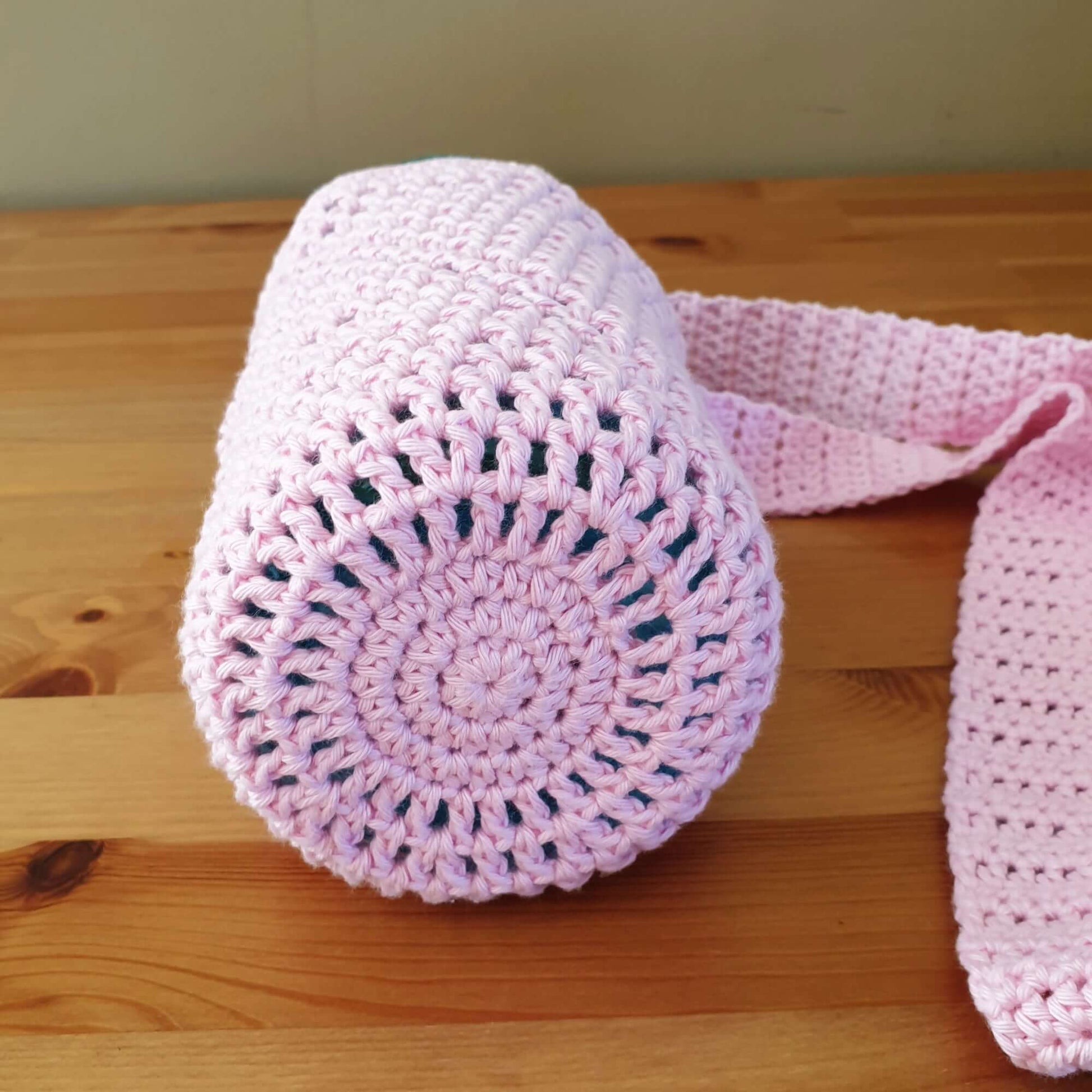 Bottle Holder with Crossbody Strap - www.crochethookcottage.com