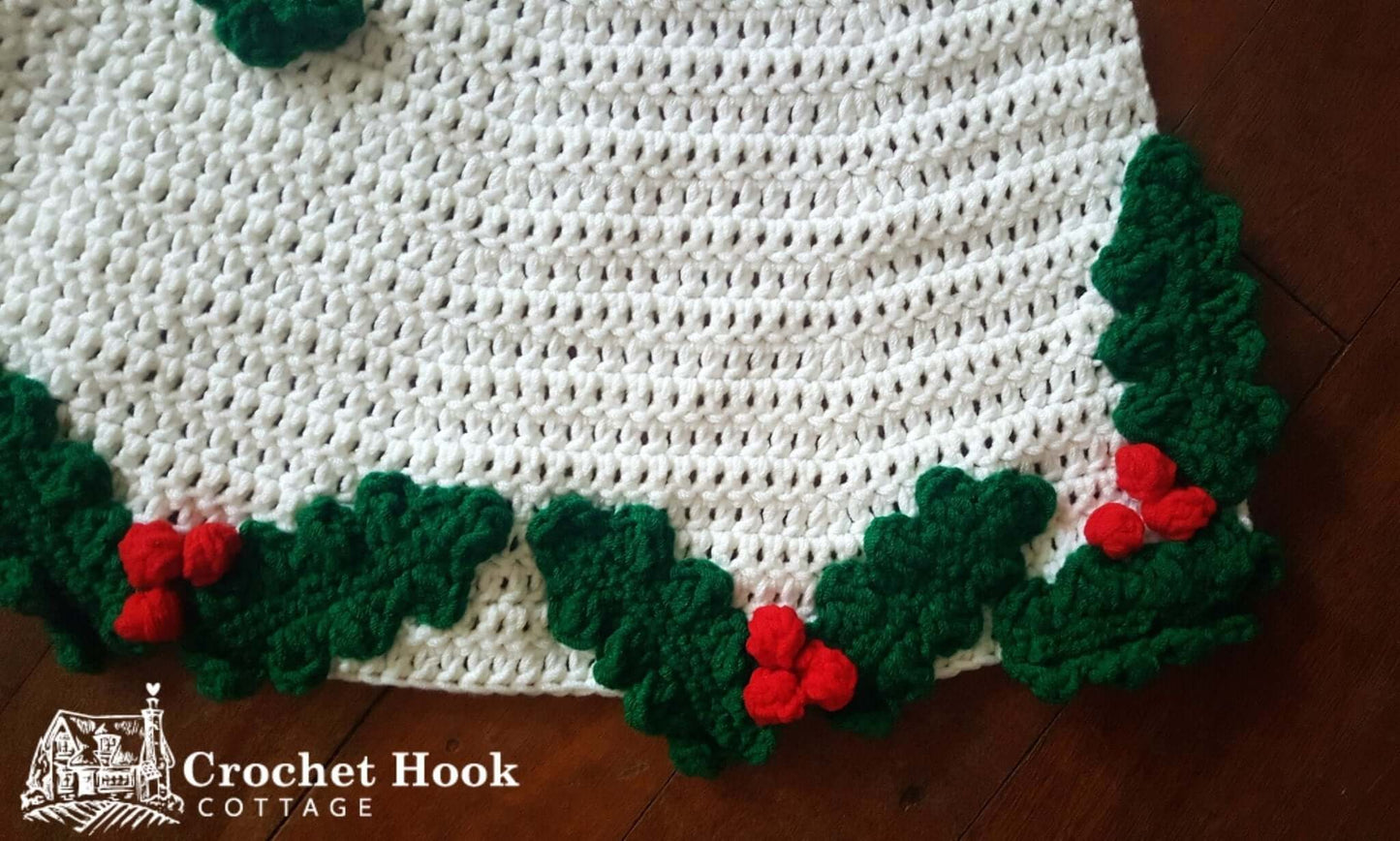 Christmas Tree Skirt - www.crochethookcottage.com