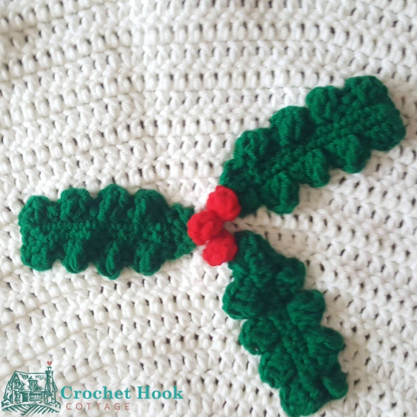 Christmas Tree Skirt - www.crochethookcottage.com