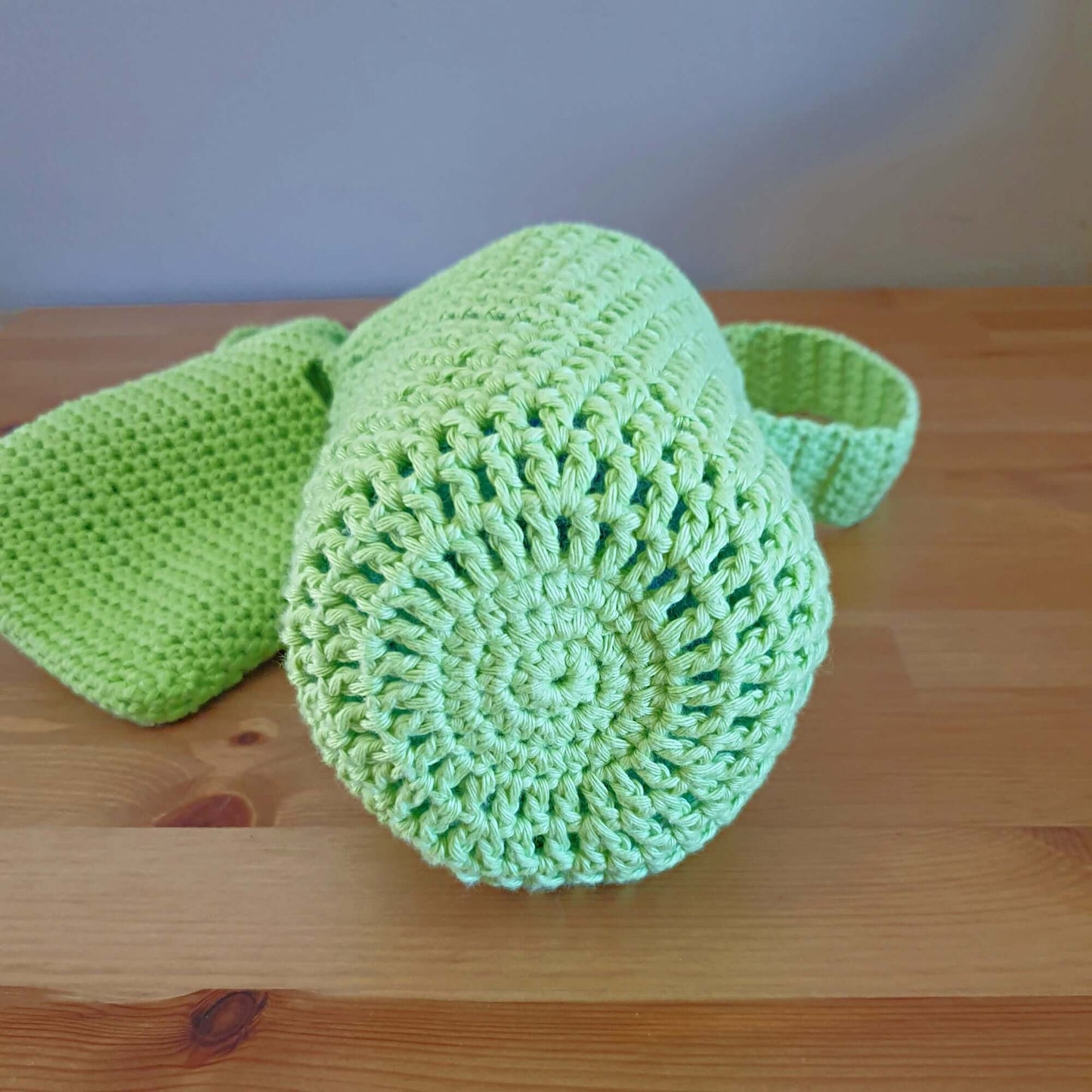 Crossbody Bottle Holder with Phone Pouch - www.crochethookcottage.com