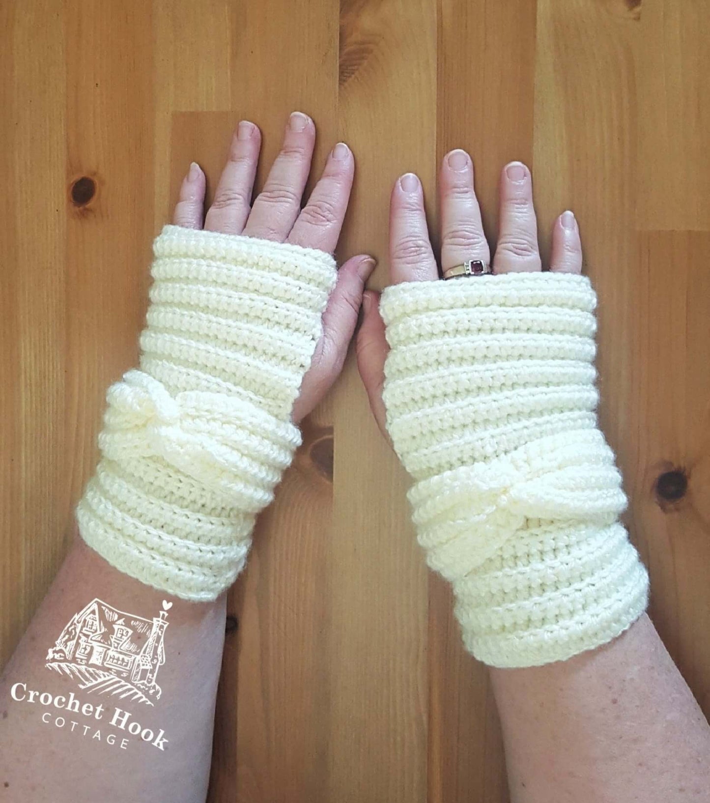 Delightful Wrist Warmers - www.crochethookcottage.com