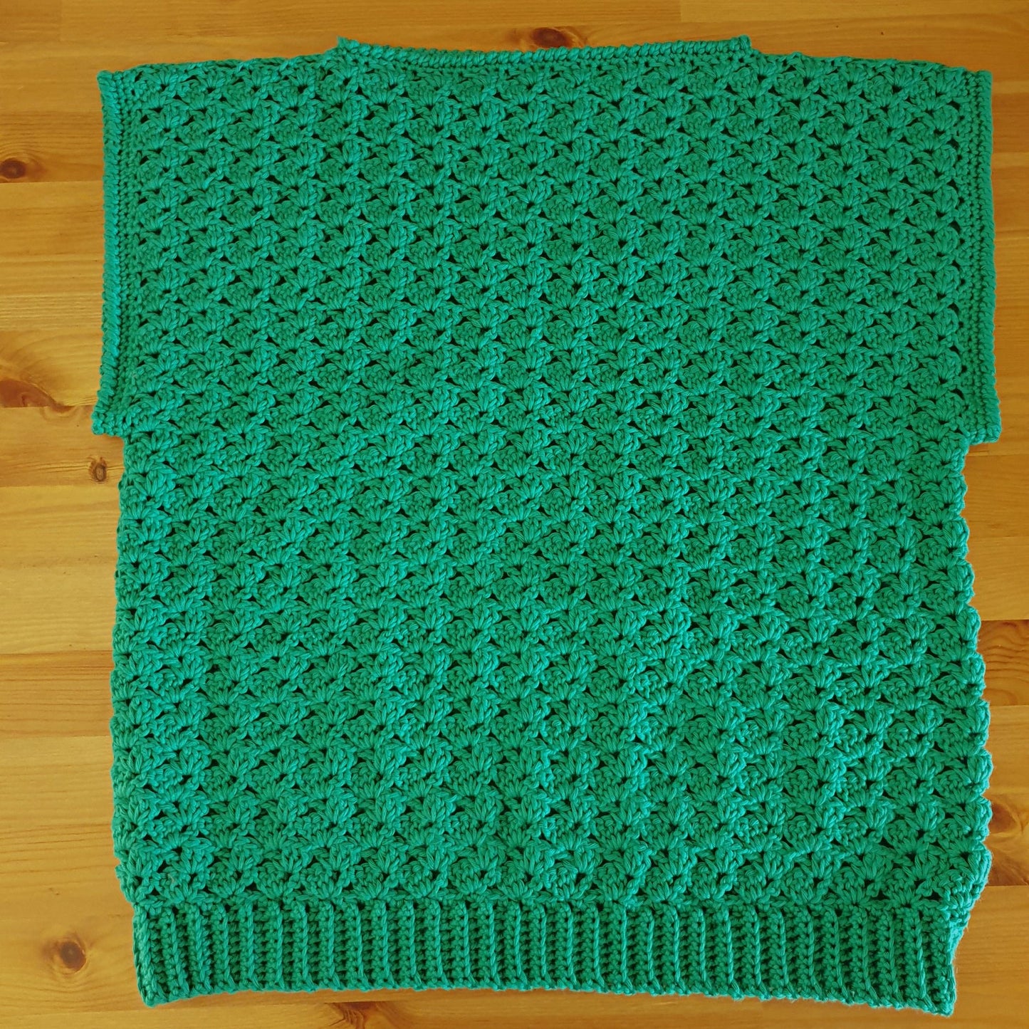 Green Shell-patterned Sleeveless Ladies Top, size ladies medium - www.crochethookcottage.com